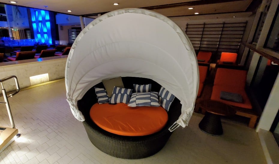 Clamshell Bed at the Solarium on Equinox