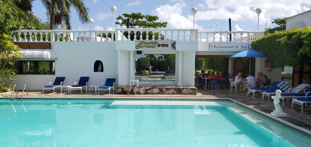 Sharky's Pub in Cozumel