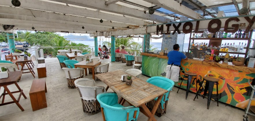 Turquoise Beach Bar