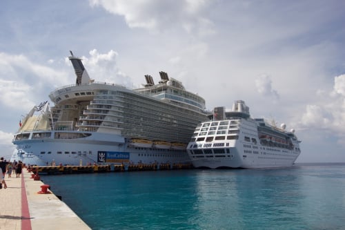 Empress of the Seas & Oasis of the Seas - photo: RoyalCaribbeanBlog.com