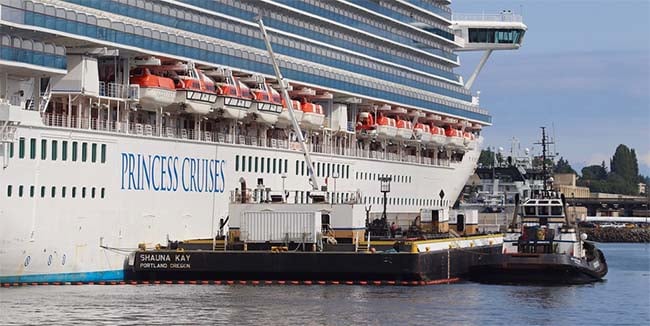 Princess Ship Bunkering (Refueling) - photo by flickr.com/photos/royluck