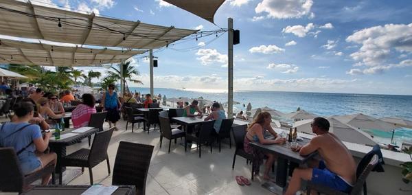 Royal Palm Beach Resort in Grand Cayman